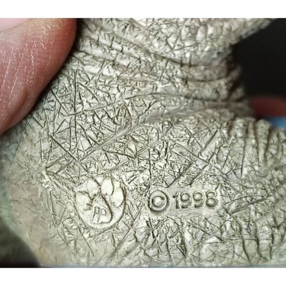 Vintage Tuskers Elephant Taking Bath Figurine, Bathing Bubbles Resin 1998 Cute - Picture 8 of 8